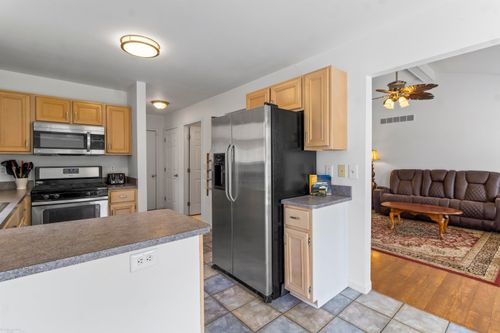 53063 Pine Creek Dr, Chesterfield, MI, 48047-5963 | Card Image