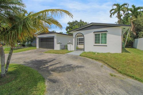 9411 Nw 19th St, Pembroke Pines, FL, 33024-3109 | Card Image