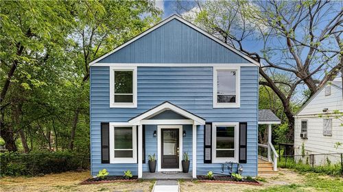 2909 Topping Ave, Kansas City, MO, 64129-1143 | Card Image