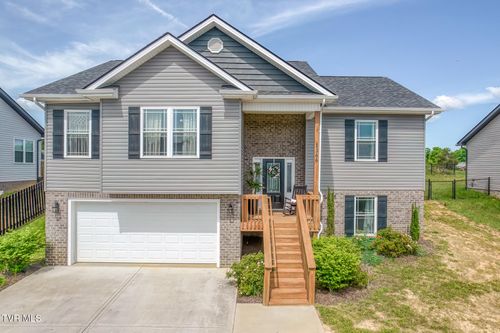 1366 Lemongrass Dr, Jonesborough, TN, 37659-5082 | Card Image