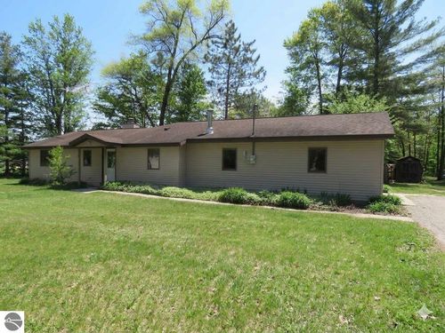 7861 S Dyer Lake Rd, Falmouth, MI, 49632-9773 | Card Image