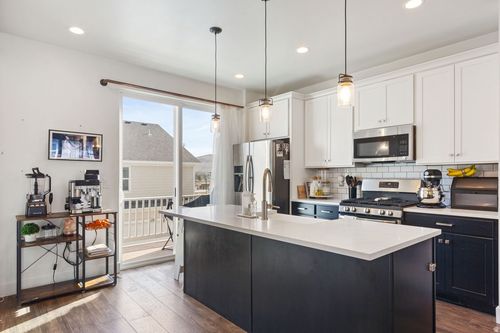 1056 Painted Horse Ln, Bluffdale, UT, 84065-7552 | Card Image