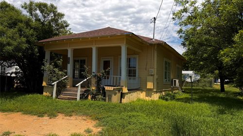 102 E Fitzgerald St, Bangs, TX, 76823-3115 | Card Image
