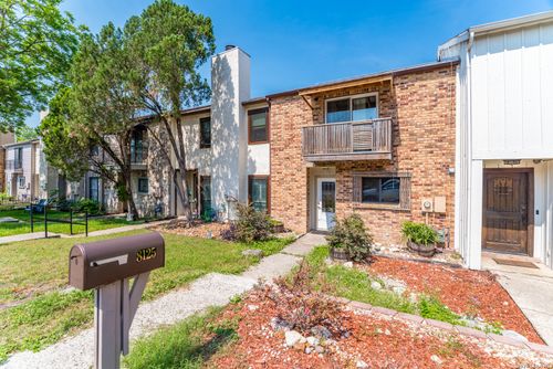 8125 Scottshill, San Antonio, TX, 78209-1942 | Card Image
