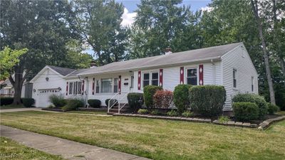 4248 Grove Avenue, House other with 3 bedrooms, 2 bathrooms and null parking in Willoughby OH | Image 2