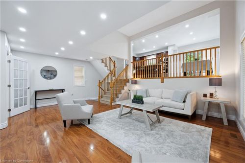 159 Lynch Cir, Guelph, ON, N1L1R7 | Card Image