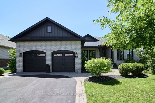 179 Glenncastle Dr, Carp, ON, K0A1L0 | Card Image