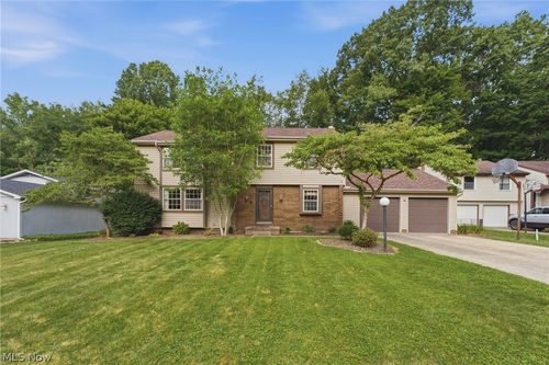 1717 Nutmeg Cir Ne, Massillon, OH, 44646-2544 | Card Image