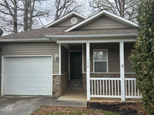 1628 Monte Vista Dr, Sevierville, TN, 37862-6304 | Card Image