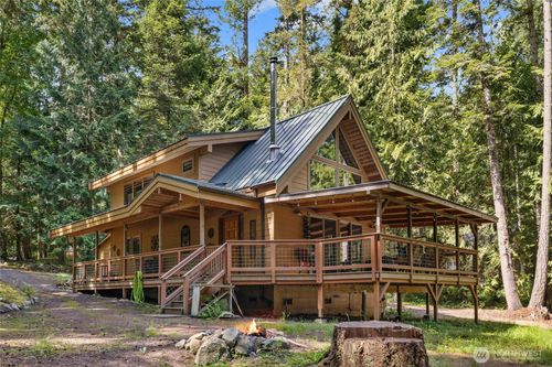 205 Makah St, Anacortes, WA, 98221-4458 | Card Image