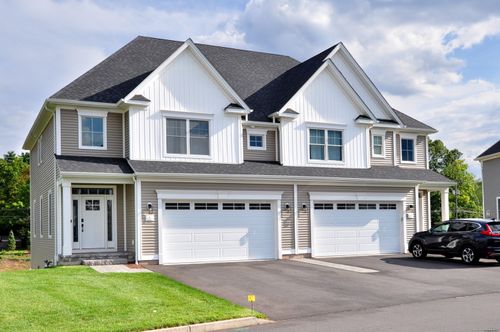 5-5 Oakwood Cir, Plainville, CT, 06062-3603 | Card Image