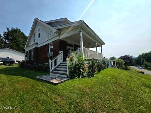 4901 Highland Park Ave, Altoona, PA, 16602-1425 | Card Image