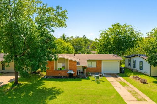 1412 Randolph St, Arlington, TX, 76010-7832 | Card Image