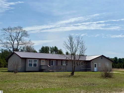 5156 Kellie Trl, Mesick, MI, 49668-9518 | Card Image