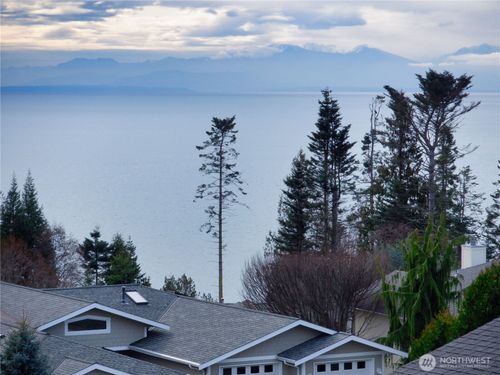 4512 Queen Ann Way, Anacortes, WA, 98221-3226 | Card Image