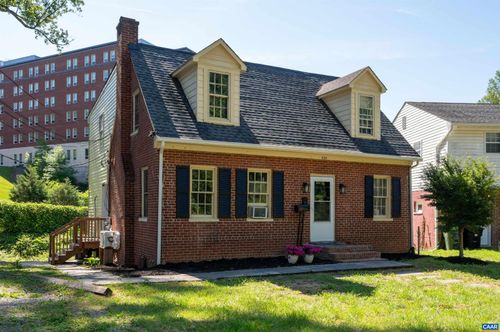 524 Valley Rd, Charlottesville, VA, 22903 | Card Image