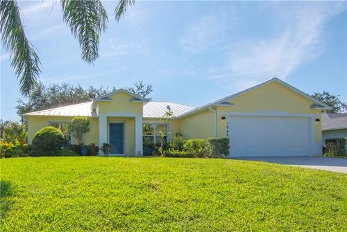 1049 Gardenia St, SEBASTIAN, FL, 32958-5186 | Card Image