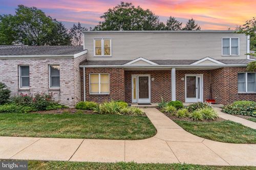19 Woodland Est, LEBANON, PA, 17042-6500 | Card Image