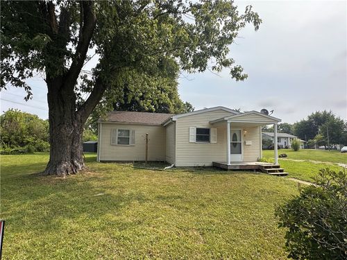 2 Beyers Ave, Pana, IL, 62557-1258 | Card Image