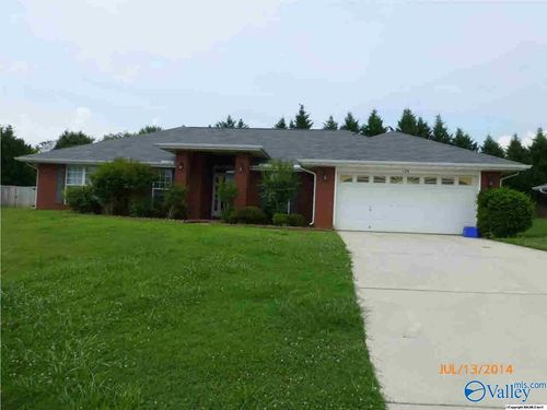 128 Clover Ridge Dr, Madison, AL, 35758-6841 | Card Image
