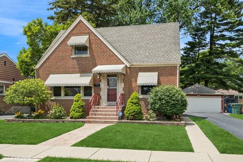 9326 S Millard Ave, Evergreen Park, IL, 60805-1811 | Card Image