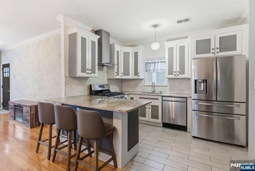 944 Flora Street, Elizabeth, NJ, 07201 | Card Image