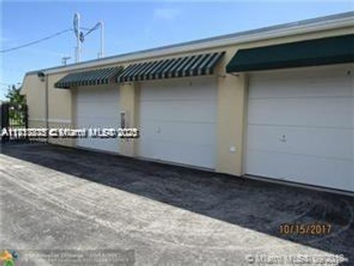 15-4233 Ne 12th Ter, OAKLAND PARK, FL, 33334 | Card Image