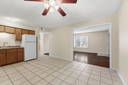 8-410 W Franklin St, Waxahachie, TX, 75165-3673 | Card Image
