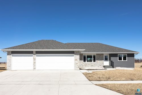 560 Hill Crest St, Edgerton, MN, 56128-1311 | Card Image