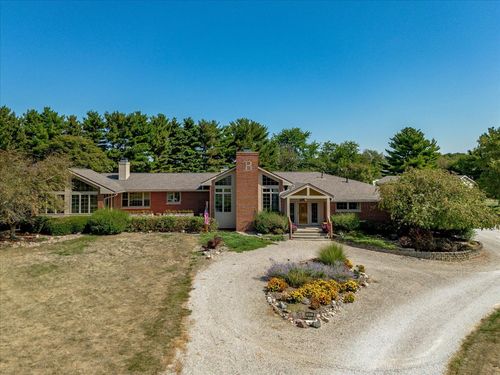 804 S Lincoln St, Philo, IL, 61864-9680 | Card Image