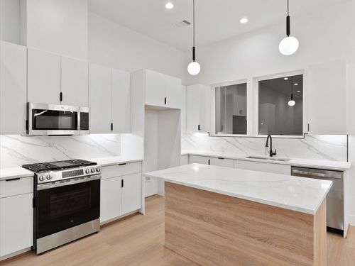 6637 Katarani Dr, Houston, TX, 77091 | Card Image