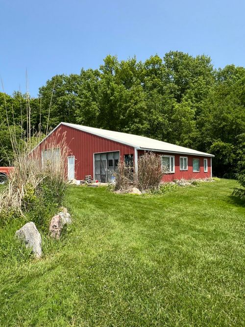 7530 Warren Woods Rd, Three Oaks, MI, 49128-8511 | Card Image