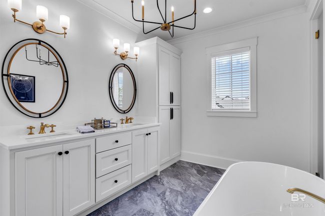 Bathroom | Image 23