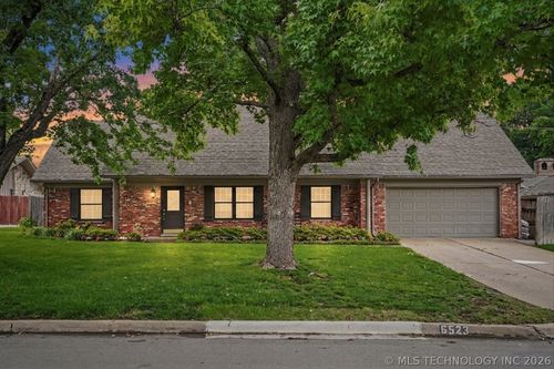 6523 E 66th St, Tulsa, OK, 74133-1704 | Card Image