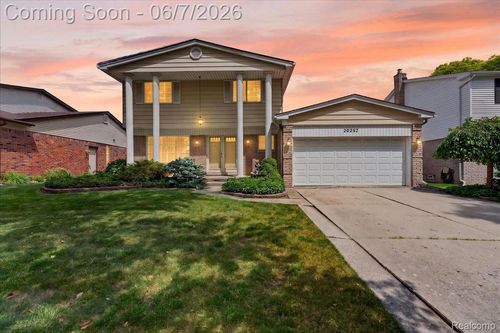 20257 Coachwood Road W, Riverview, MI, 48193 | Card Image