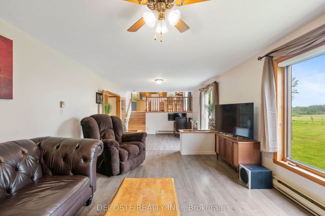 20351 Pineview Cres, House other with 3 bedrooms, 3 bathrooms and 4 parking in Alexandria ON | Image 8