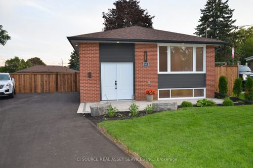 23 Sunset Rd, Bowmanville, ON, L1C2E5 | Card Image