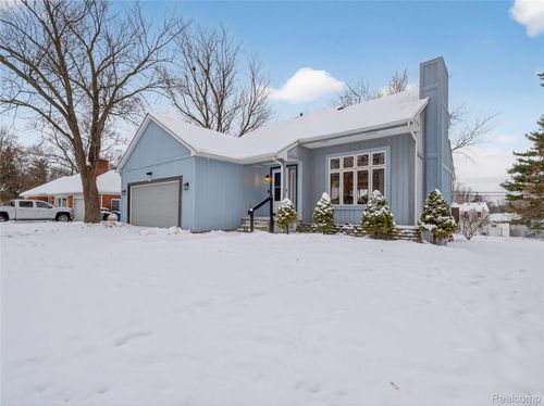 3039 Edgefield Dr, Waterford, MI, 48328-3273 | Card Image