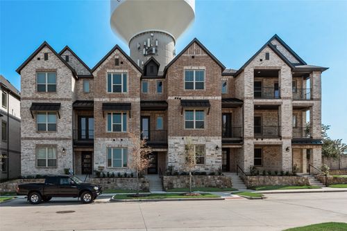 8071 Challenger Ln, Frisco, TX, 75034-8002 | Card Image