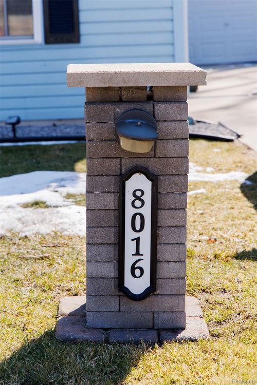 8016 Harbour Dr, Ira, MI, 48023-1844 | Card Image