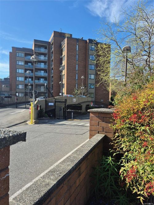 305-103 Gorge Rd E, Victoria, BC, V9A6Z2 | Card Image