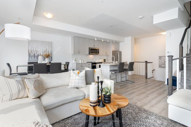 61 Kenneth Kirby Lane, House attached with 2 bedrooms, 3 bathrooms and 3 parking in Stouffville ON | Image 8