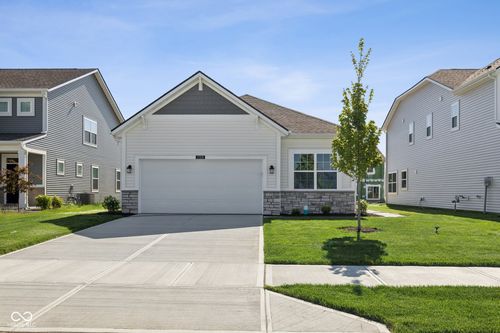 2318 Marjorie Way, Shelbyville, IN, 46176-7071 | Card Image