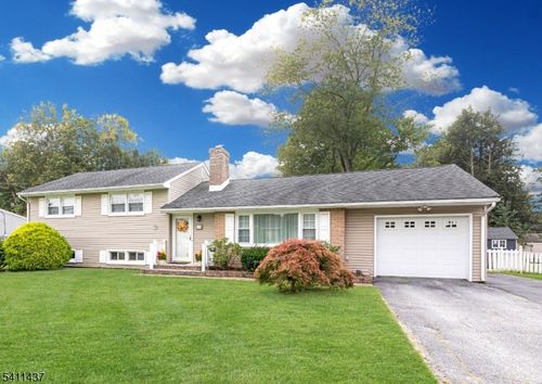 100 Eyland Ave, Succasunna, NJ, 07876-1528 | Card Image