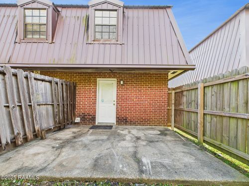 apt-a-104 Country Ln, Lafayette, LA, 70508-6572 | Card Image
