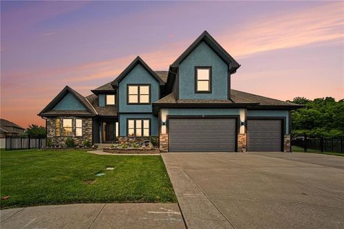 3221 S Mize Ridge Ct, Independence, MO, 64057-3413 | Card Image
