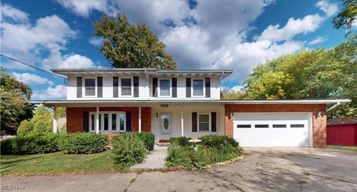 1025 S Ridge Rd E, Geneva, OH, 44041-9241 | Card Image