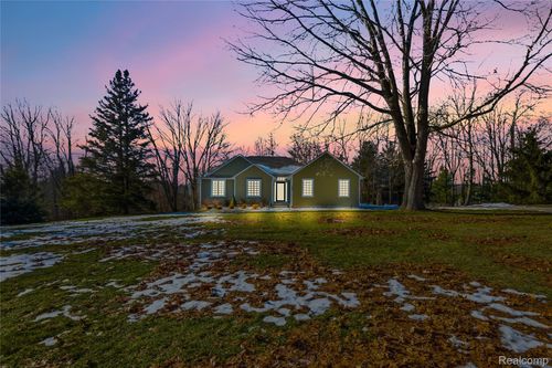 1644 High Pointe Dr, Oxford, MI, 48371-5836 | Card Image
