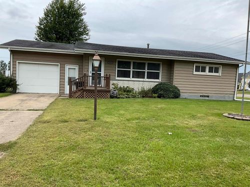 401 Birch Dr, Fredericksburg, IA, 50630-1002 | Card Image