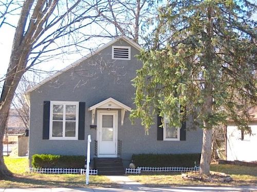 817 N Beaumont Rd, Prairie Du Chien, WI, 53821-1005 | Card Image